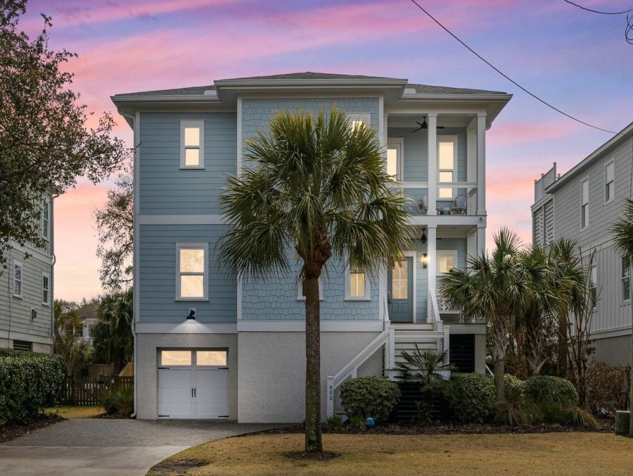 Isle of Palms Fantastic Four Bedroom Vacation Home