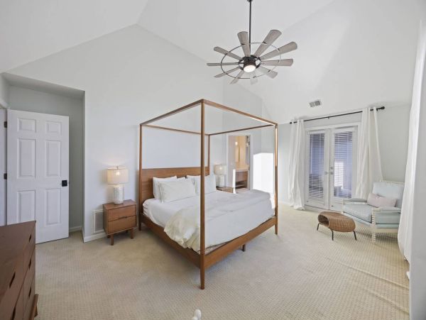 Four Bedroom Home Steps from Beautiful Isle of Palms Beach