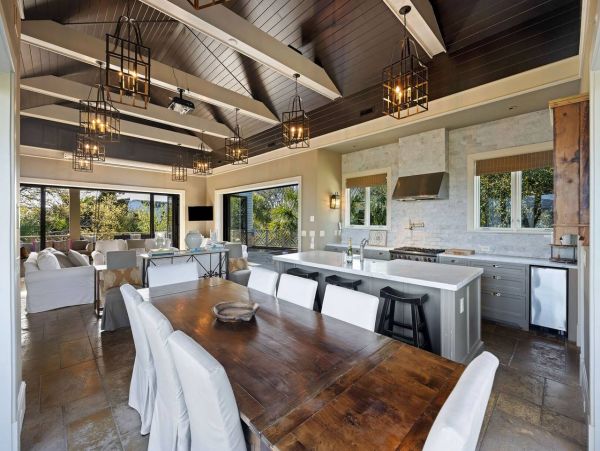 Walk to Beach Five Bedroom Rental Home in Isle of Palms