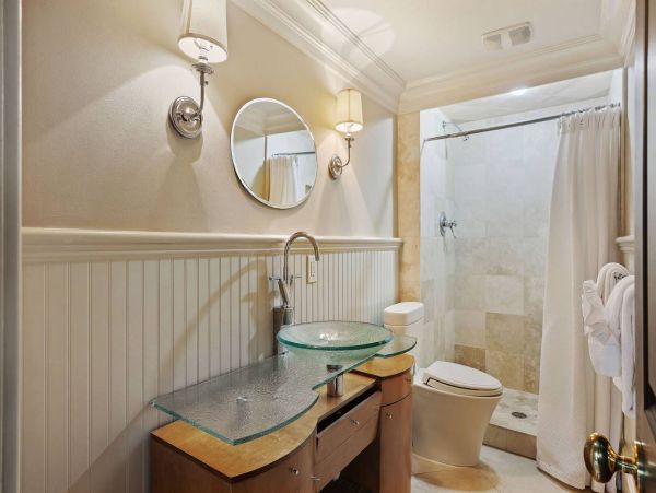 Walk to Beach Five Bedroom Rental Home in Isle of Palms