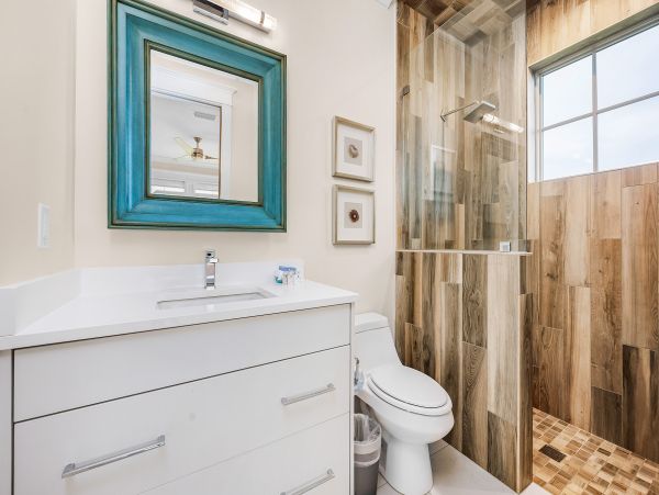 Eight Bedroom Luxury Vacation Pool Home in Destin