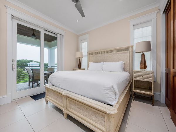 Eight Bedroom Luxury Vacation Pool Home in Destin