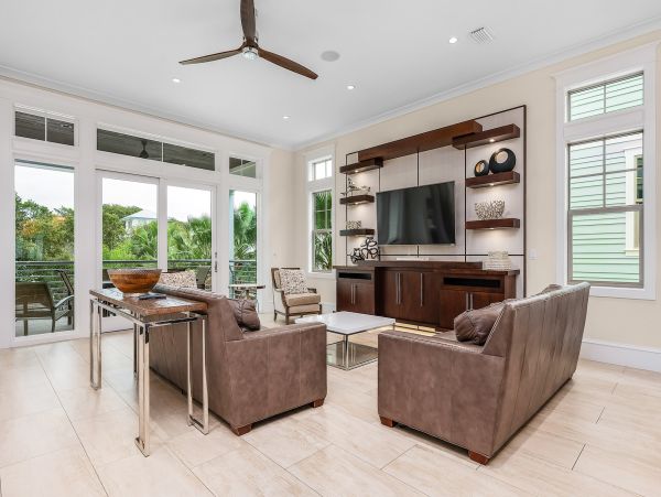 Eight Bedroom Luxury Vacation Pool Home in Destin