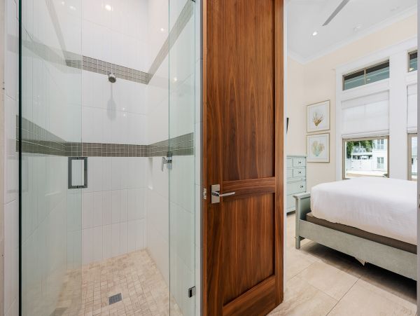 Eight Bedroom Luxury Vacation Pool Home in Destin