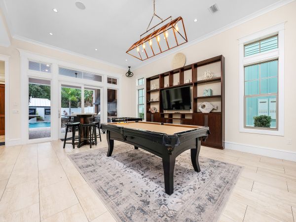 Eight Bedroom Luxury Vacation Pool Home in Destin