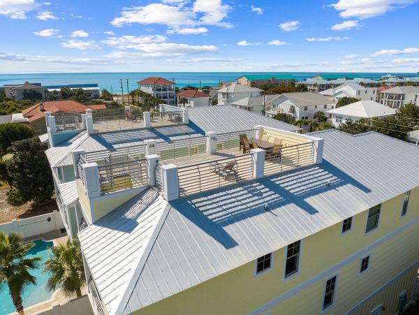 Eight Bedroom Luxury Vacation Pool Home in Destin