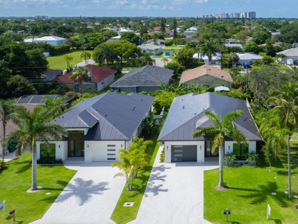 Coastal Elegance Meets Modern Comfort - Stunning Beach House with Pool in Naples