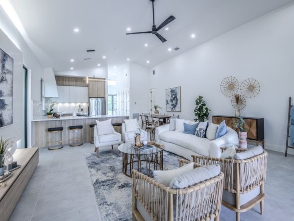 Coastal Elegance Meets Modern Comfort - Stunning Beach House with Pool in Naples