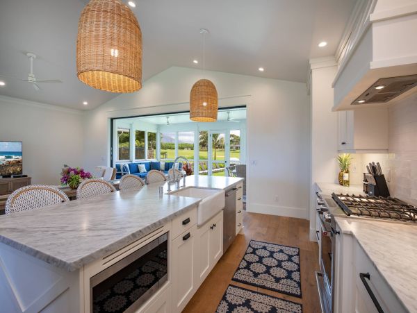 South Shore Luxury Plantation Home Kauai Stroll to Poipu Beach