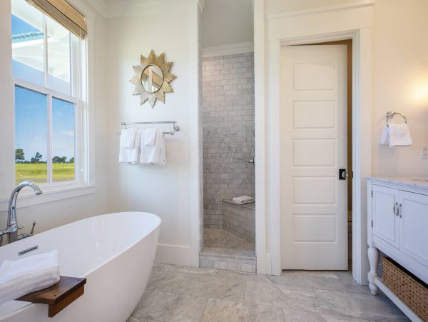 South Shore Luxury Plantation Home Kauai Stroll to Poipu Beach
