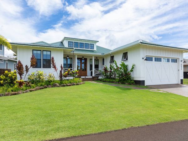 South Shore Luxury Plantation Home Kauai Stroll to Poipu Beach