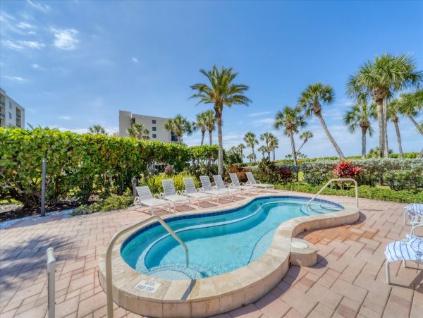 Longboat Key Vacation Rental - Florida Beachfront Condo with Pool & Tennis