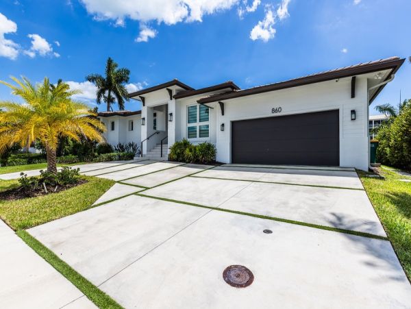 Stylish Four Bedroom Marco Island Pool Home