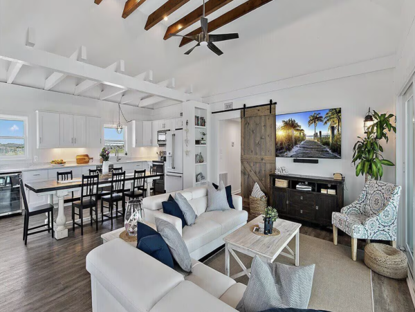Beachfront Lovely Five Bedroom St. Augustine Pool Home