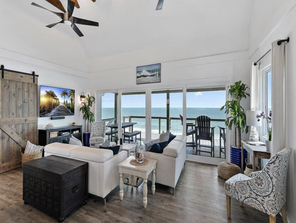 Beachfront Lovely Five Bedroom St. Augustine Pool Home