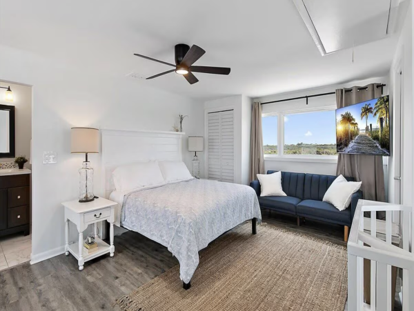 Beachfront Lovely Five Bedroom St. Augustine Pool Home
