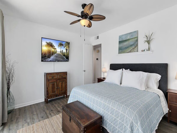 Beachfront Lovely Five Bedroom St. Augustine Pool Home