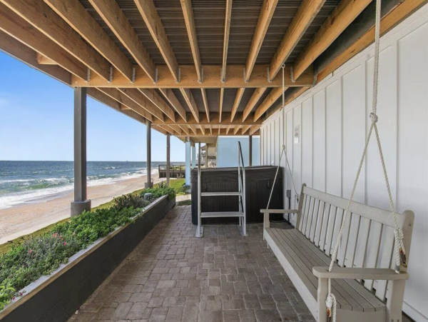Beachfront Lovely Five Bedroom St. Augustine Pool Home