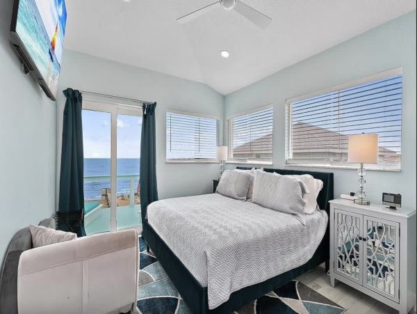 Beachfront Lovely Five Bedroom St. Augustine Pool Home