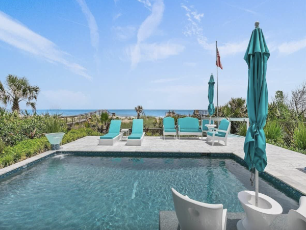 Beachfront Lovely Five Bedroom St. Augustine Pool Home