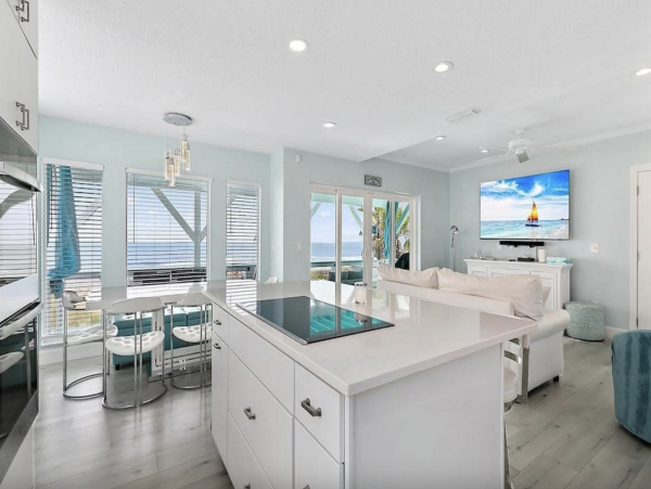 Beachfront Lovely Five Bedroom St. Augustine Pool Home