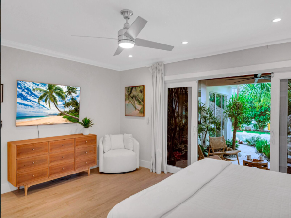 Waterfront Retreat in Fort Lauderdale with Heated Pool and Hot Tub