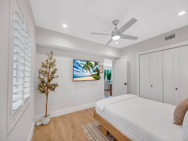 Waterfront Retreat in Fort Lauderdale with Heated Pool and Hot Tub