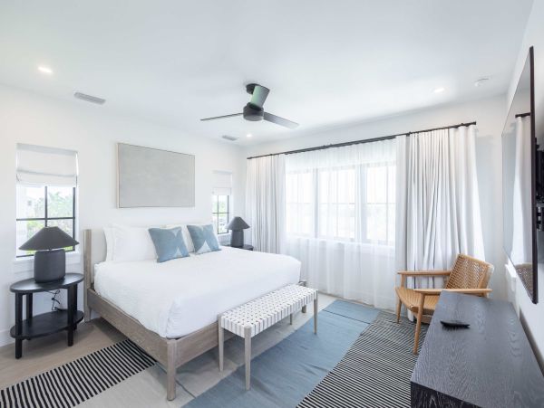 Key West Luxury Vacation Rentals - Waterfront Homes with Marina Access