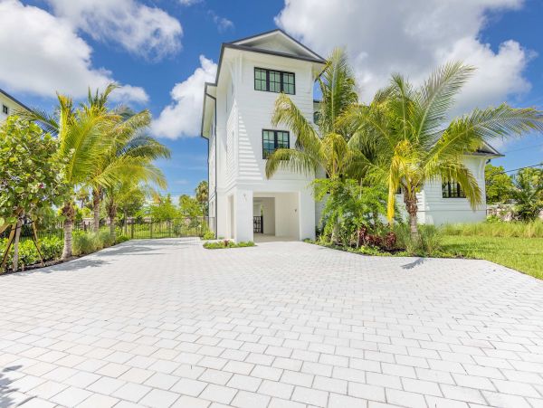 Key West Luxury Vacation Rentals - Waterfront Homes with Marina Access