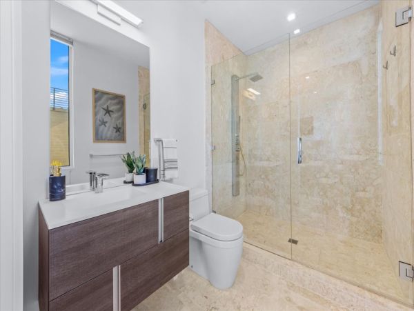 North Anna Maria Three Bedroom Luxurious Geatway Bay Beachfront