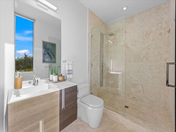 North Anna Maria Three Bedroom Luxurious Geatway Bay Beachfront