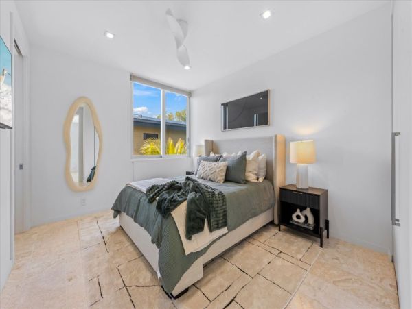 North Anna Maria Three Bedroom Luxurious Geatway Bay Beachfront