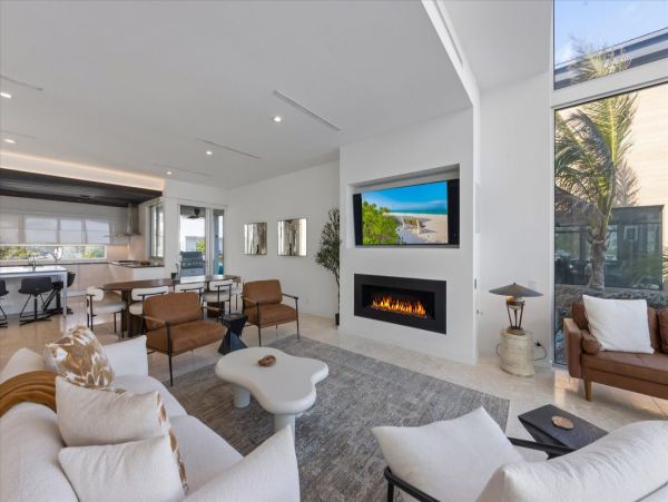 North Anna Maria Three Bedroom Luxurious Geatway Bay Beachfront