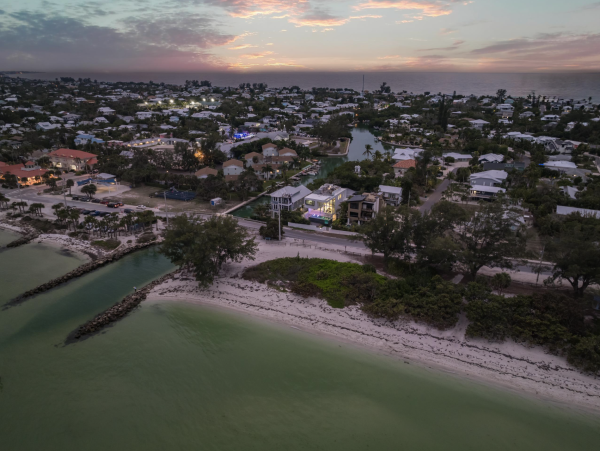North Anna Maria Three Bedroom Luxurious Geatway Bay Beachfront