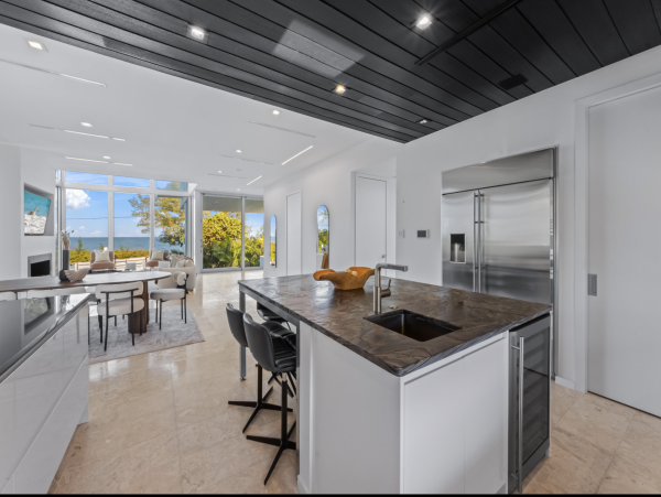 North Anna Maria Three Bedroom Luxurious Geatway Bay Beachfront