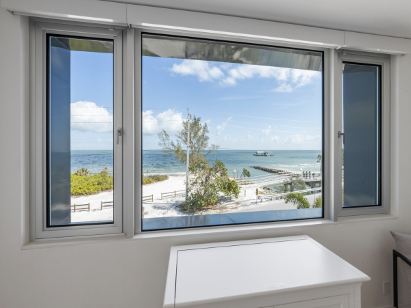 North Anna Maria Three Bedroom Luxurious Geatway Bay Beachfront