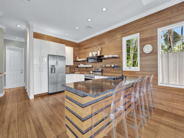 Old Naples Luxury Vacation Rental | Family Beach Retreat with Guest House