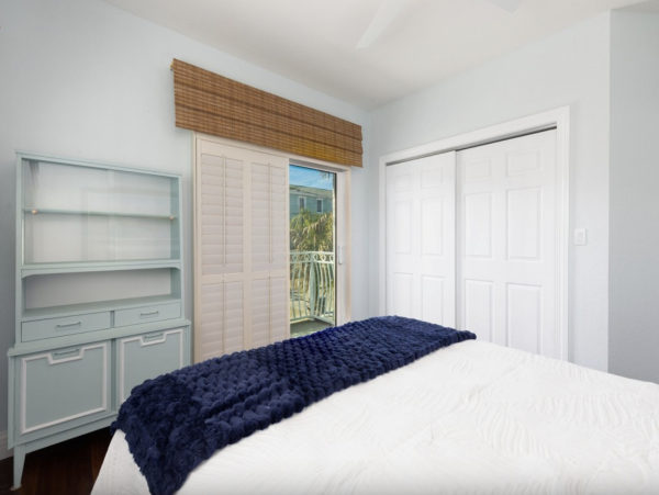 Intracoastal Waterfront Vacation Rental with Pool & Spa Treasure Island Luxury Home