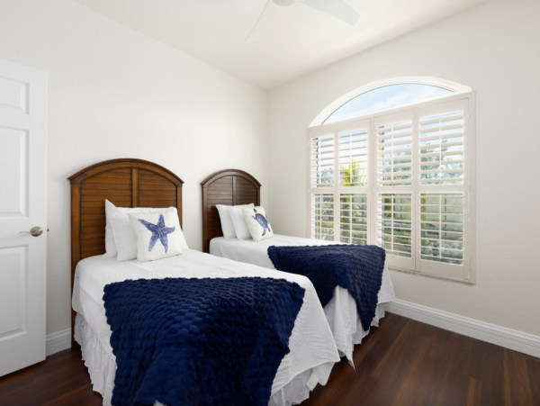 Intracoastal Waterfront Vacation Rental with Pool & Spa Treasure Island Luxury Home