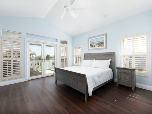 Intracoastal Waterfront Vacation Rental with Pool & Spa Treasure Island Luxury Home