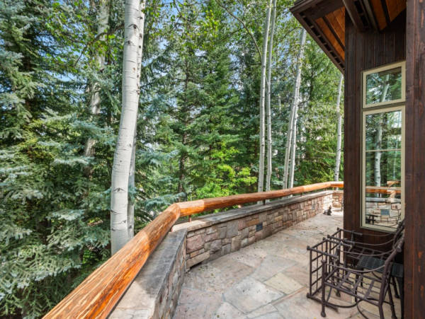 Luxurious Ski-In/Ski-Out Snowmass Chalet with Stunning Mountain Views