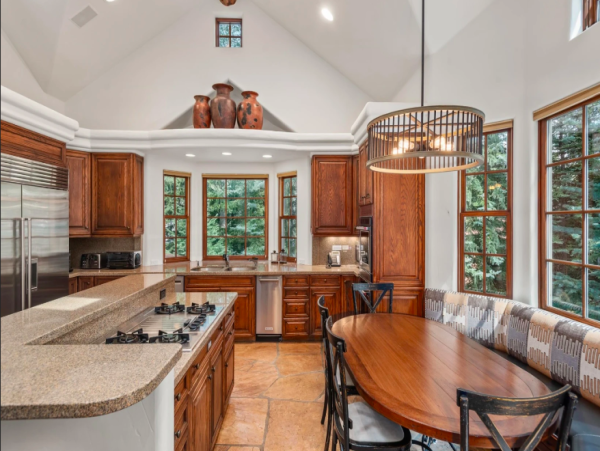 Luxurious Ski-In/Ski-Out Snowmass Chalet with Stunning Mountain Views