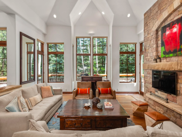 Luxurious Ski-In/Ski-Out Snowmass Chalet with Stunning Mountain Views