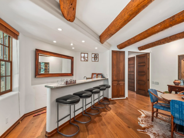 Luxurious Ski-In/Ski-Out Snowmass Chalet with Stunning Mountain Views