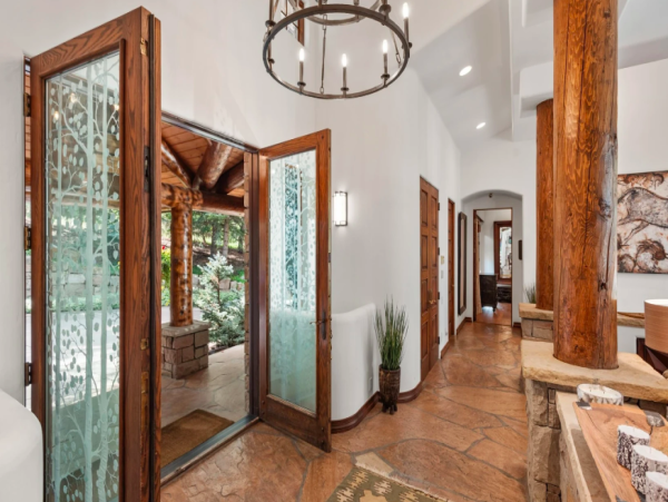 Luxurious Ski-In/Ski-Out Snowmass Chalet with Stunning Mountain Views