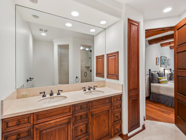 Luxurious Ski-In/Ski-Out Snowmass Chalet with Stunning Mountain Views
