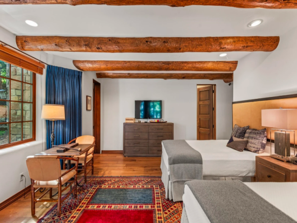 Luxurious Ski-In/Ski-Out Snowmass Chalet with Stunning Mountain Views