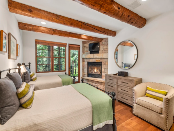 Luxurious Ski-In/Ski-Out Snowmass Chalet with Stunning Mountain Views