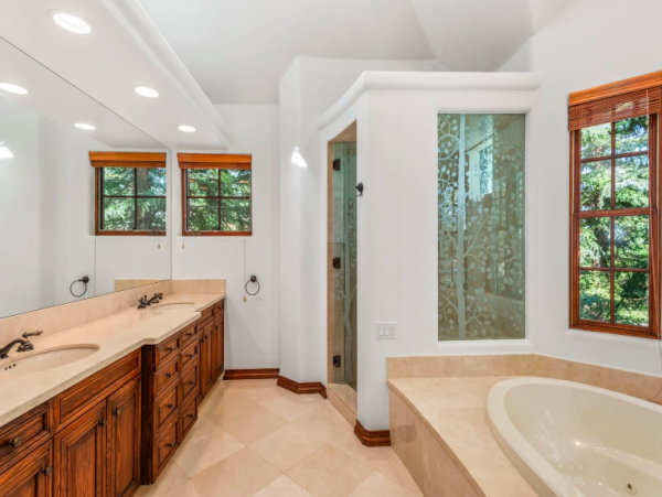 Luxurious Ski-In/Ski-Out Snowmass Chalet with Stunning Mountain Views