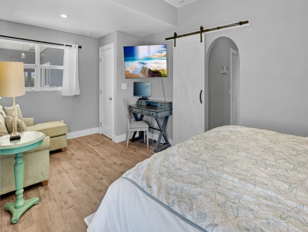 Big Coppitt Key Waterfront Home With Private Pool
